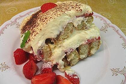 Vanillemousse - Tiramisu mit Beeren 9