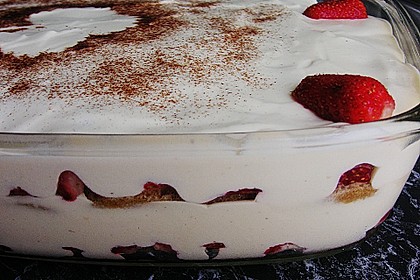 Vanillemousse - Tiramisu mit Beeren 10