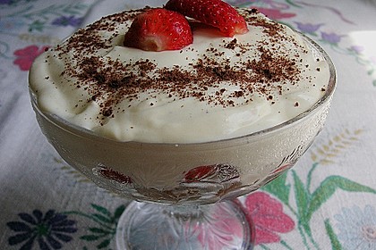 Vanillemousse - Tiramisu mit Beeren 11
