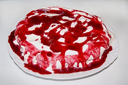 Pavlova mit Johannisbeeren 1