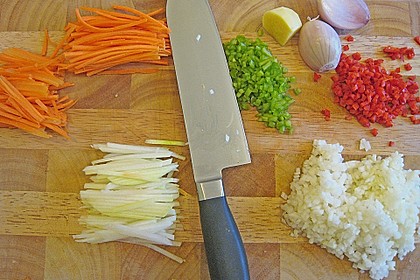 Skreitranche auf der Haut gebraten mit Schmortomaten  auf Ingwer - Gem&uuml;se - Reis 1