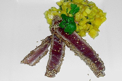 Thunfischfilet in Zimt - Sesam - Kruste auf Chili - Mango - Salat 26