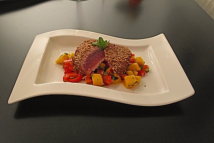 Thunfischfilet in Zimt - Sesam - Kruste auf Chili - Mango - Salat 2