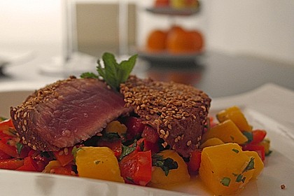 Thunfischfilet in Zimt - Sesam - Kruste auf Chili - Mango - Salat 6