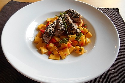 Thunfischfilet in Zimt - Sesam - Kruste auf Chili - Mango - Salat 15