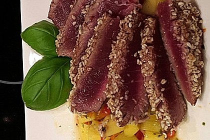 Thunfischfilet in Zimt - Sesam - Kruste auf Chili - Mango - Salat 16