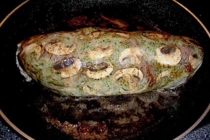Crepinette vom Bison mit Rotwein - Pfeffersauce und Semmel - Pilz - Kn&ouml;del 2
