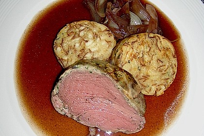 Crepinette vom Bison mit Rotwein - Pfeffersauce und Semmel - Pilz - Kn&ouml;del 3