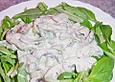 Feldsalat mit Champignons in Kr&auml;uterrahmsauce