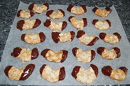 Mandelhörnchen 30