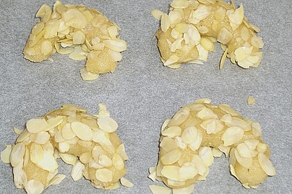 Mandelhörnchen 68