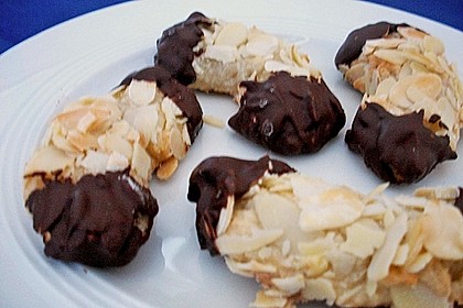 Mandelhörnchen 64