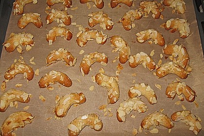 Mandelhörnchen 22