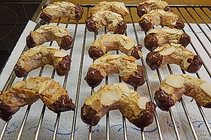 Mandelhörnchen 7