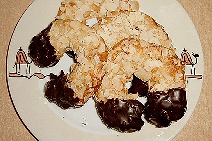 Mandelhörnchen 24