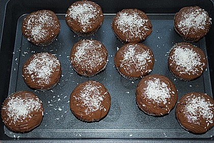 Schoko - Muffins mit Kokos - Herz 52
