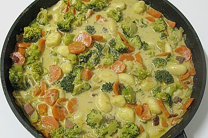Gnocchi mit Brokkoli und Schinkenw&uuml;rfel 11