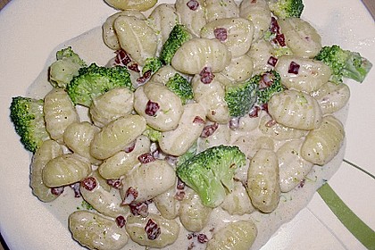 Gnocchi mit Brokkoli und Schinkenw&uuml;rfel 13