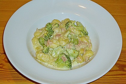 Gnocchi mit Brokkoli und Schinkenw&uuml;rfel 15