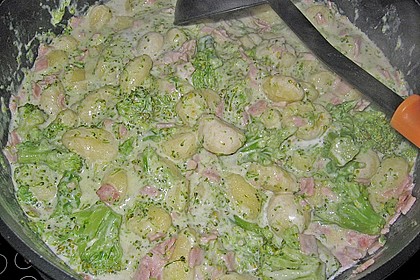 Gnocchi mit Brokkoli und Schinkenw&uuml;rfel 4