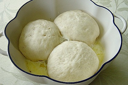 Hefeklöße, süß 4