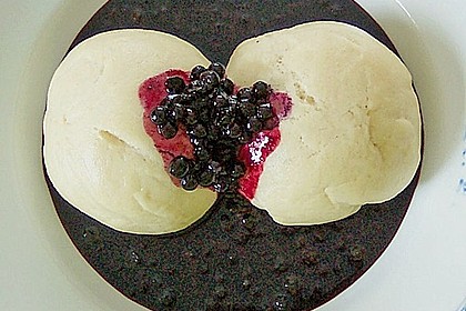Hefeklöße, süß 1