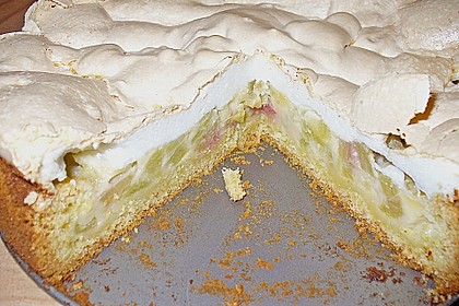 Rhabarberkuchen mit Sahneguss und Baiserhaube 1