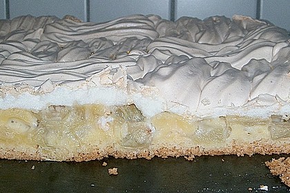 Rhabarberkuchen mit Sahneguss und Baiserhaube 2