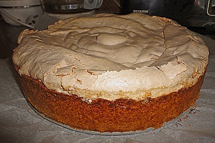 Rhabarberkuchen mit Sahneguss und Baiserhaube 8