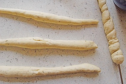 Stockbrot f&uuml;rs Lagerfeuer oder Pizzateig