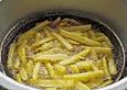 Pommes frites aus frischen Kartoffeln