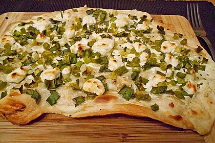 Flammkuchen mit Ziegenkäse und Honig 2