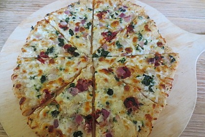 Flammkuchen mit Ziegenkäse und Honig 10