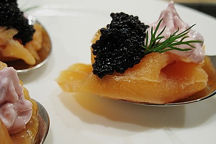 Lachs mit Meerrettichcreme und Garnitur 9