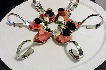 Lachs mit Meerrettichcreme und Garnitur 16