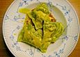 Ravioli mit Lachsf&uuml;llung an Safransauce