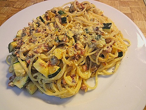 Spaghetti mit Zucchini – Carbonara (Rezept mit Bild) | Chefkoch.de