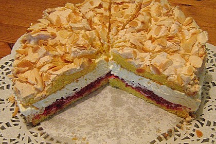 Baiser - Torte mit Himbeer - oder Brombeercreme 2