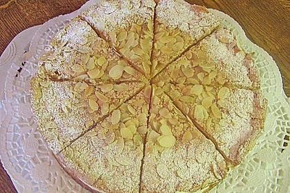 Baiser - Torte mit Himbeer - oder Brombeercreme 5