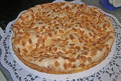 Baiser - Torte mit Himbeer - oder Brombeercreme 12