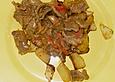 Ungarische Rinderpfanne an Bratkartoffeln