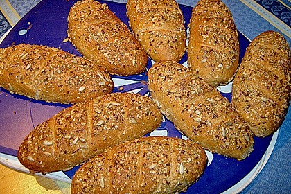 Burgis Kornspitzstangerl 15