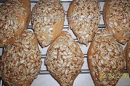 Burgis Kornspitzstangerl 77