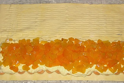 Pfirsichstrudel mit Puddingcreme 1