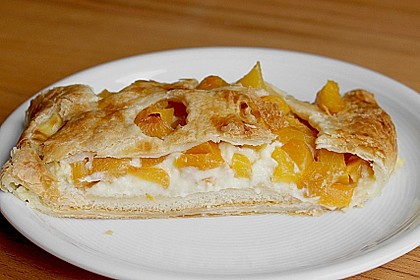 Pfirsichstrudel mit Puddingcreme 7