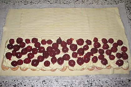 Pfirsichstrudel mit Puddingcreme 9