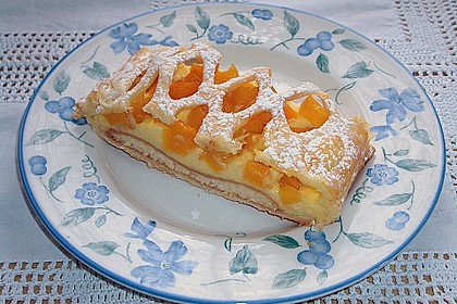 Pfirsichstrudel mit Puddingcreme 13