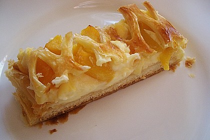 Pfirsichstrudel mit Puddingcreme 16