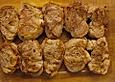 Schweinemedaillons mit Lauch - Zwiebel - Kruste