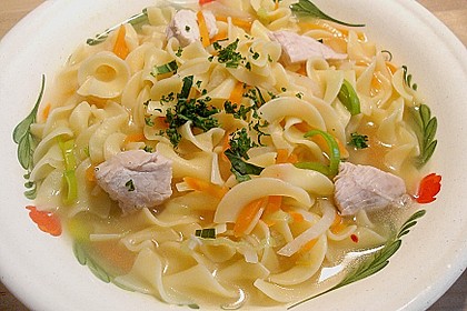 Schnelle Nudelsuppe